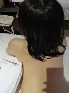 #自拍 小骚逼想试试被两个操