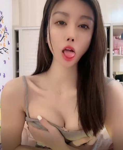 美乳御姐PUA男友_成功调教让其接受p_新晋绿帽奴的三人行性爱游戏视频曝光